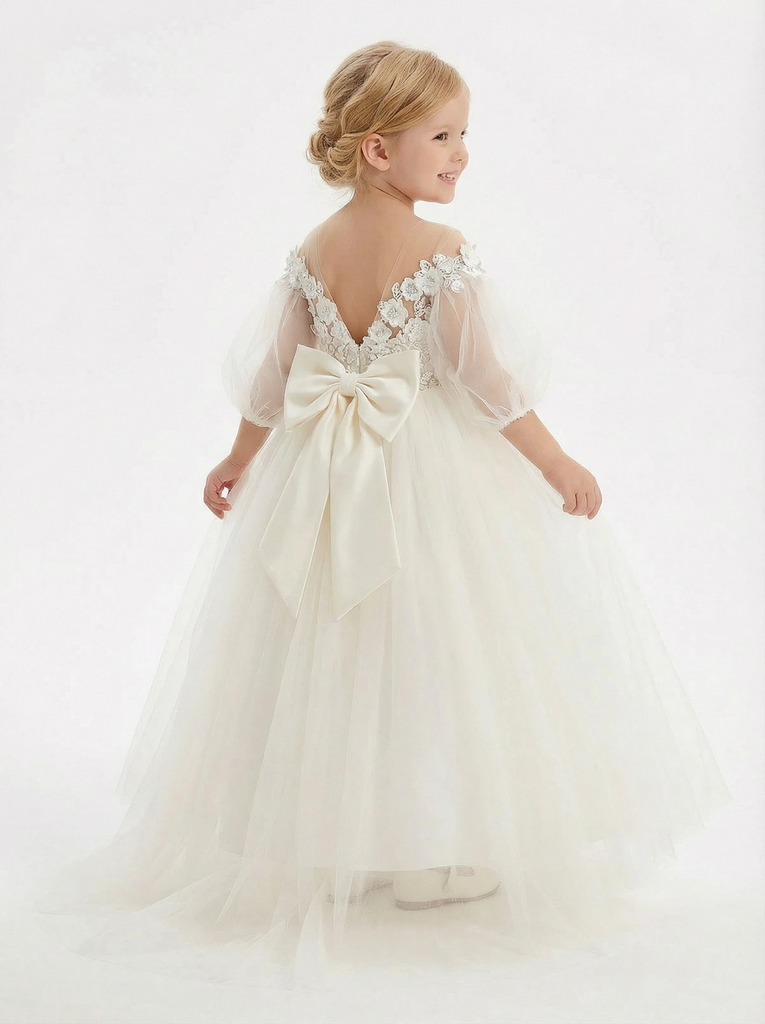 Off-the-Shoulder Puff-Sleeve Flower Girl Gown Floor-Length A-Line Tulle Dress with 3D Lace Appliqu¨¦s Oversized Bow & Train for Wedding Ceremonies