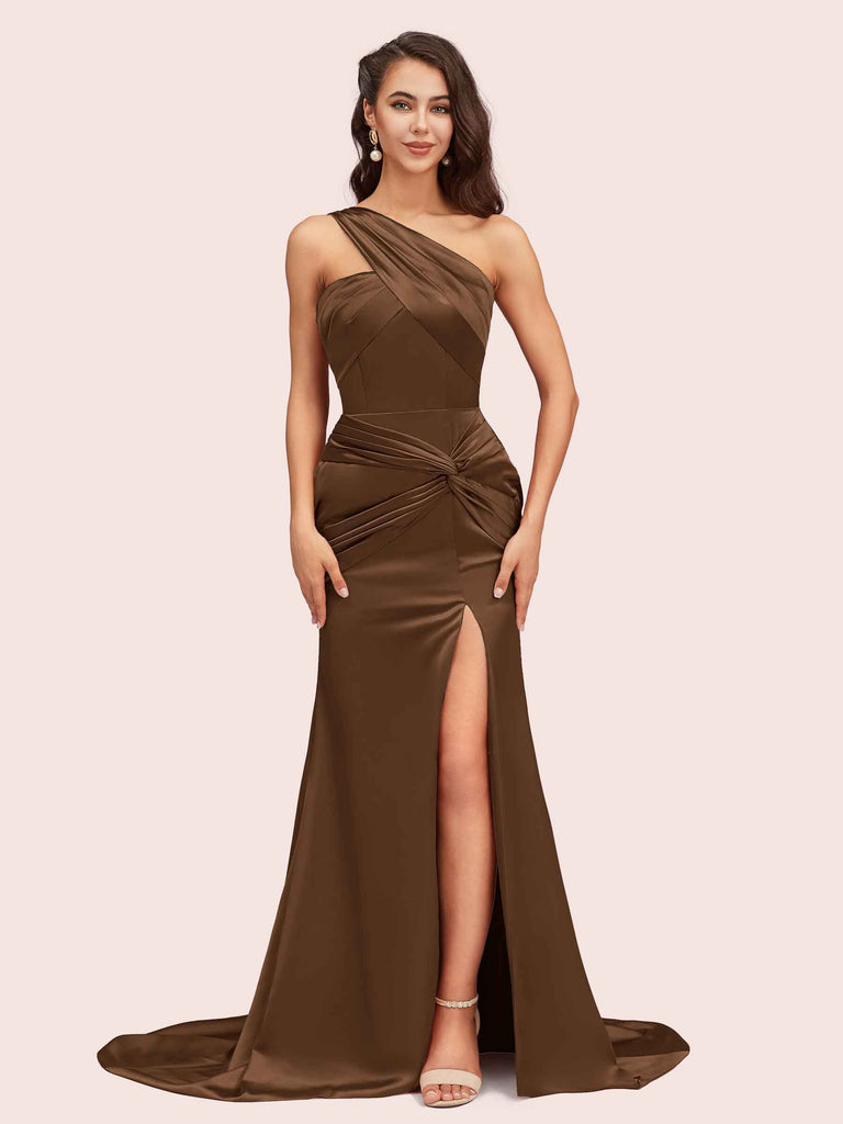Cetims Elegant Mermaid One Shoulder Bridesmaid Dress with Pleats in Soft Satin Ideal for Wedding Guests and Formal Events Brown